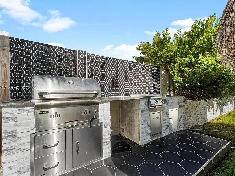 20436 SW 89th Ave — Photo 27