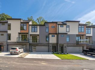 122 Tivoli Garden Dr, Morgantown, WV 26508