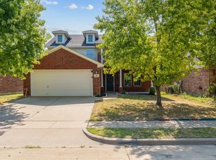 1646 Hillside Dr, Waxahachie, TX 75165