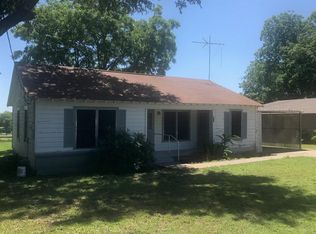 410 S Douglass St, Covington, TX 76636