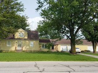10226 Barnett Rd, Grabill, IN 46741