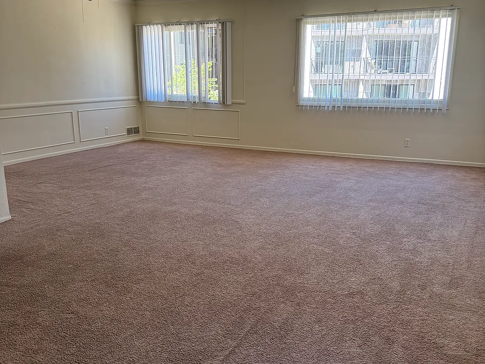 547 Landfair Ave #547