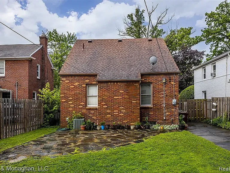 1308 Hampton Rd — Photo 30