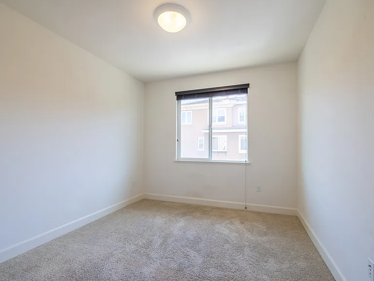 1673 Lee Way — Photo 8