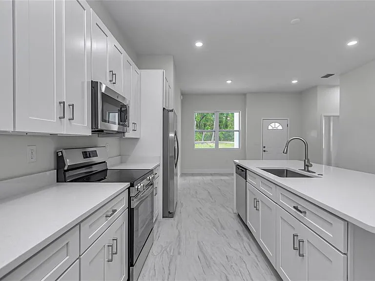 4592 SW Channel Heights Ct — Photo 12