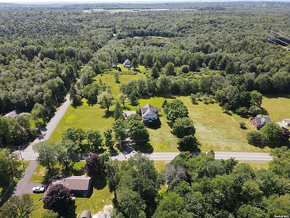 2nd image of 464 Cold Spring Rd