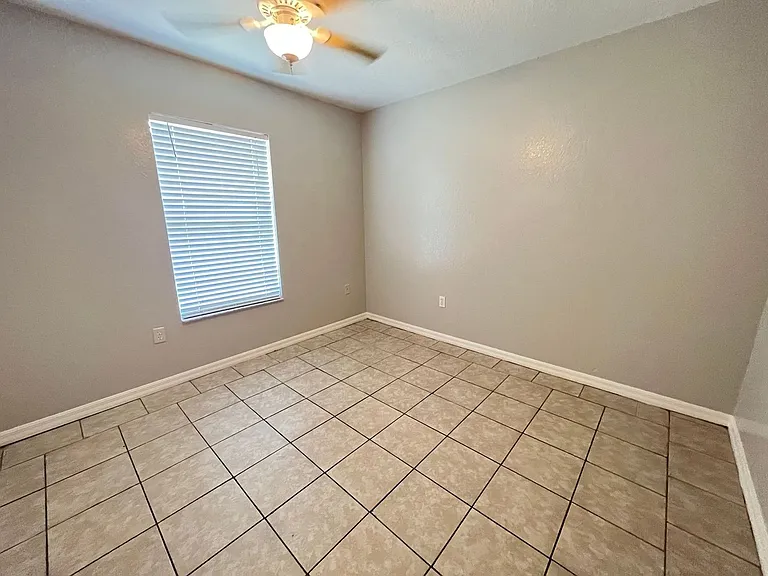 435 Magpie Ct — Photo 12