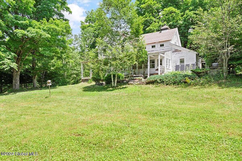 3rd image of 349 Cobble Creek Road
