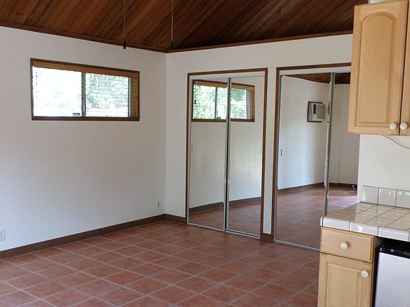 4th image of 4643 Willowcrest Ave