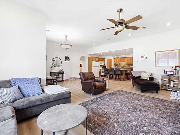 4th image of 341 Manitowoc St