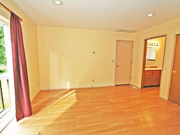 5th image of 2175 NE Kevos Pond Dr