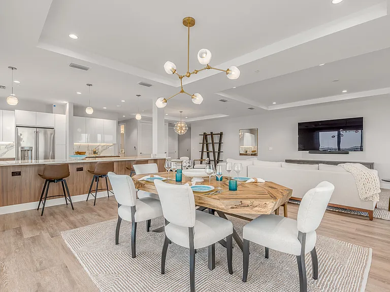 41 SW Seminole St #306 — Photo 6