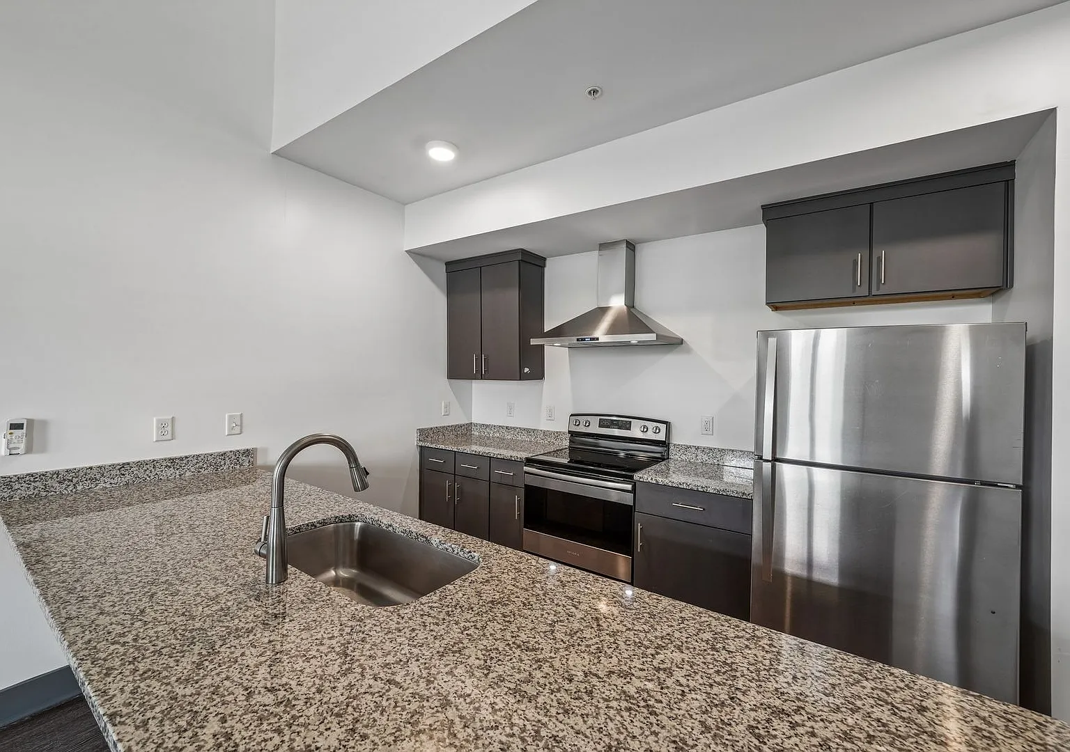 St. Thomas Flats — Photo 4