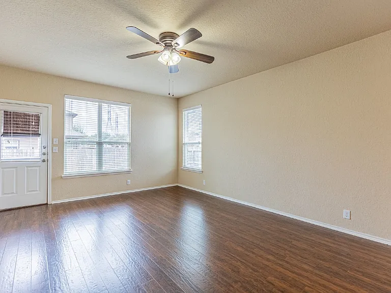 9023 Hubbard Hl — Photo 19