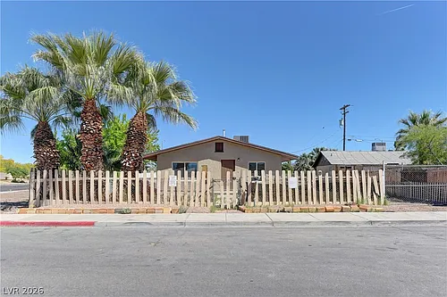 1940 Merze Ave #B Photo 1