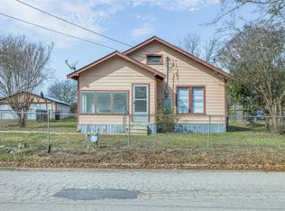 806 Plum St, Caldwell, TX 77836