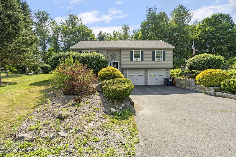 2nd image of 6505 Smith Circle