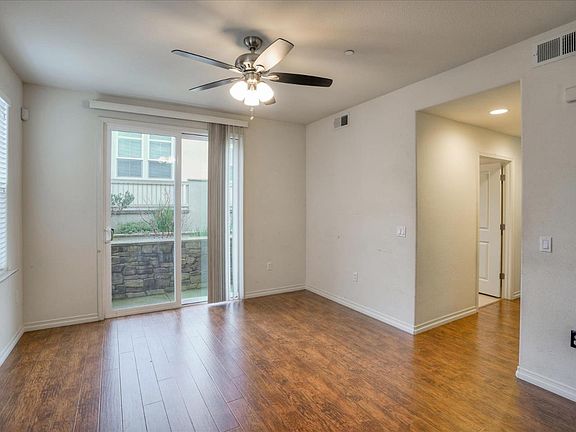 5th image of 18416 Emerald Ln