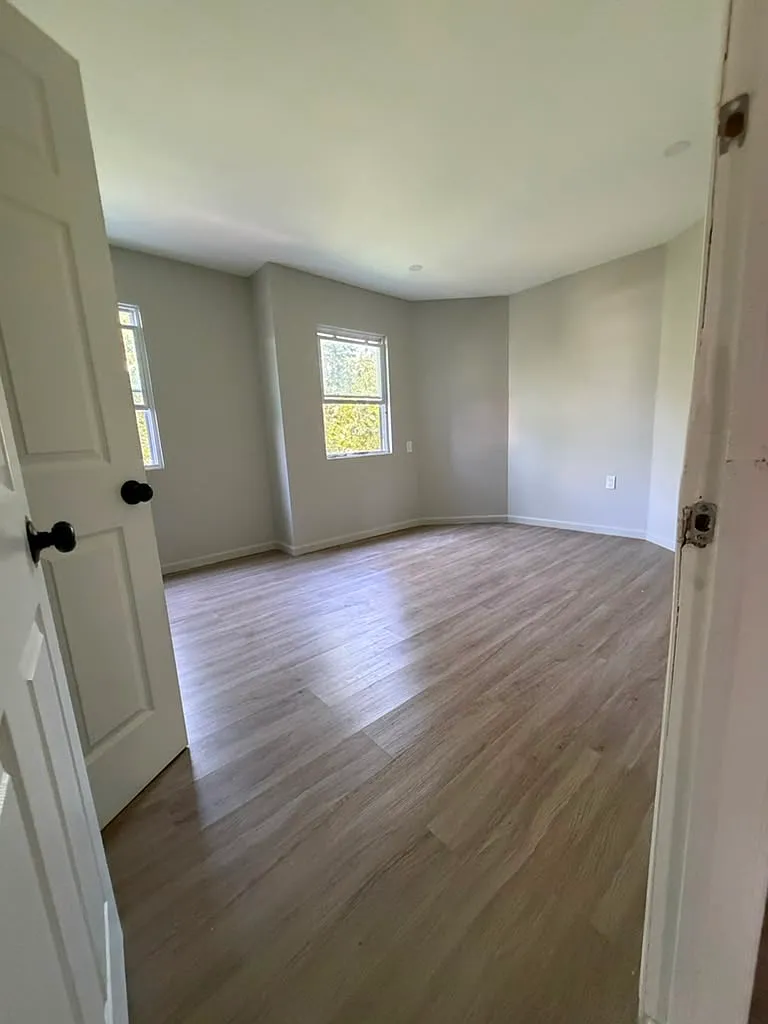 4 bed, $2,600 — Photo 4