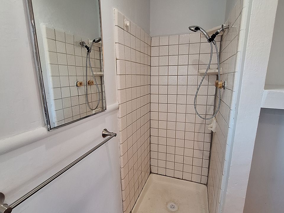1st image of 371 Luddy Ln