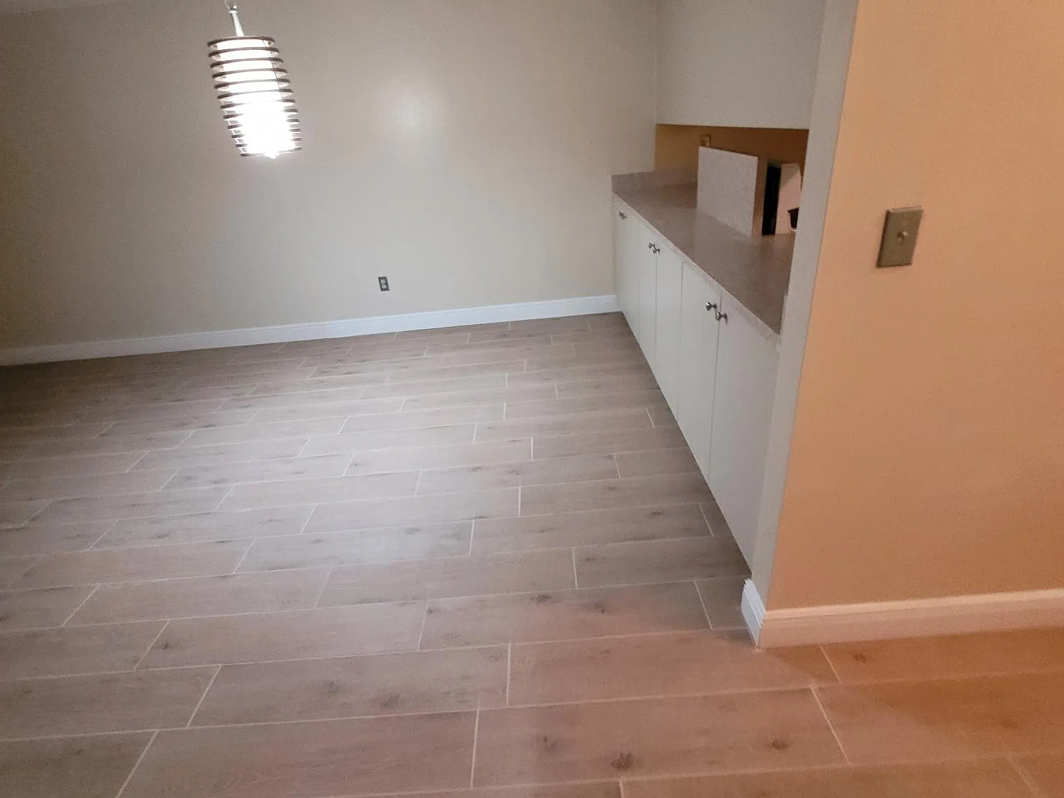 2 bed, 976 sqft, $1,300 — Photo 4