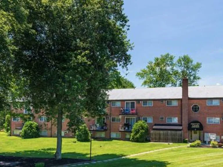 Springview Garden Apartments — Photo 3