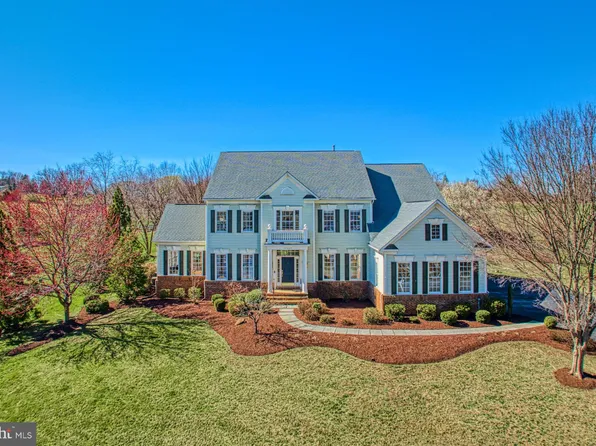 17237 Cannonade Dr, Leesburg, VA 20176