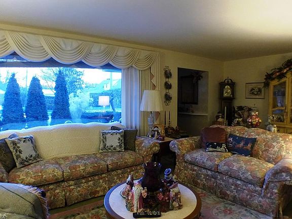 5th image of 2585 18th St