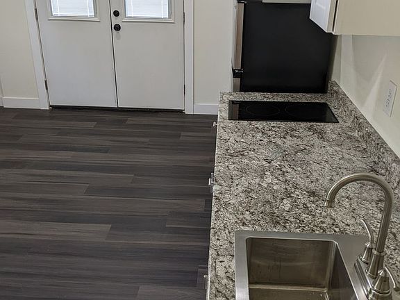 5th image of 505 W C St #1