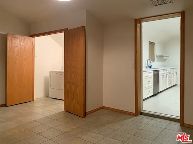 6905 Costello Ave — Photo 18