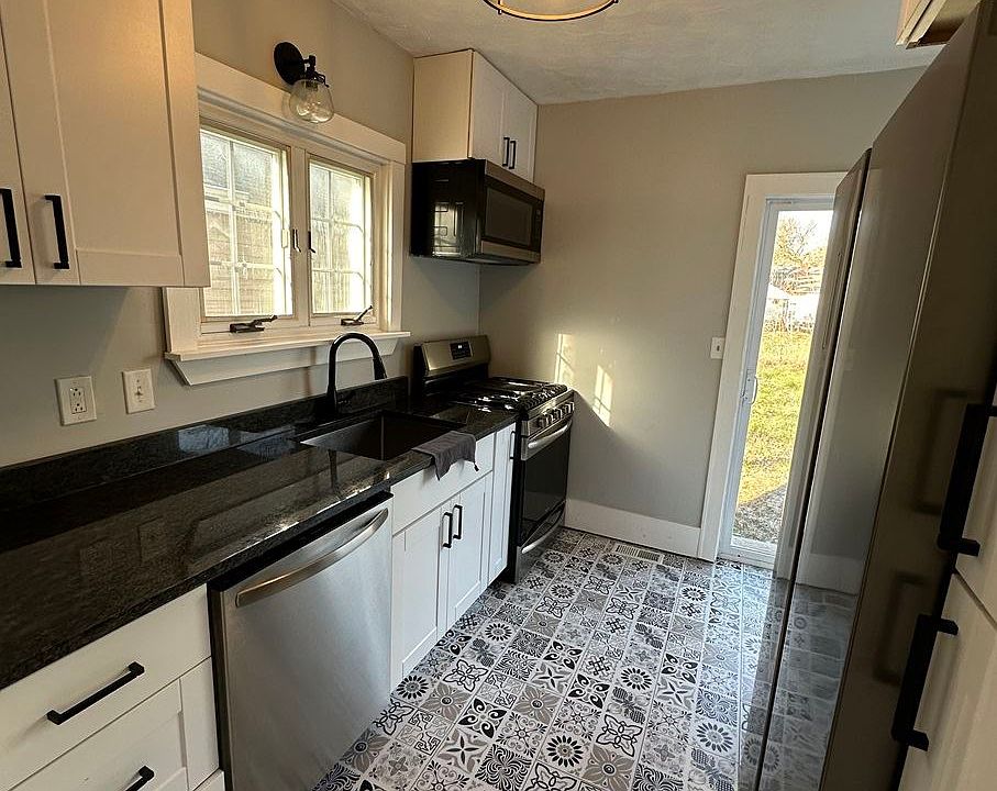 1st image of 306 S Foster Ave