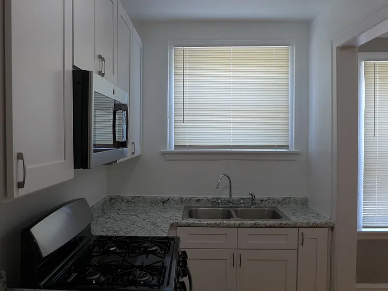 2050 Kostner — Photo 7