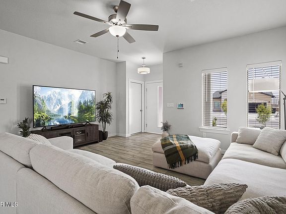 5th image of 621 Paseo Dulce Ave