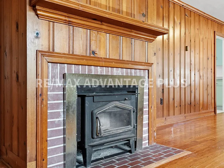1004 Fourth Avenue Ext — Photo 8