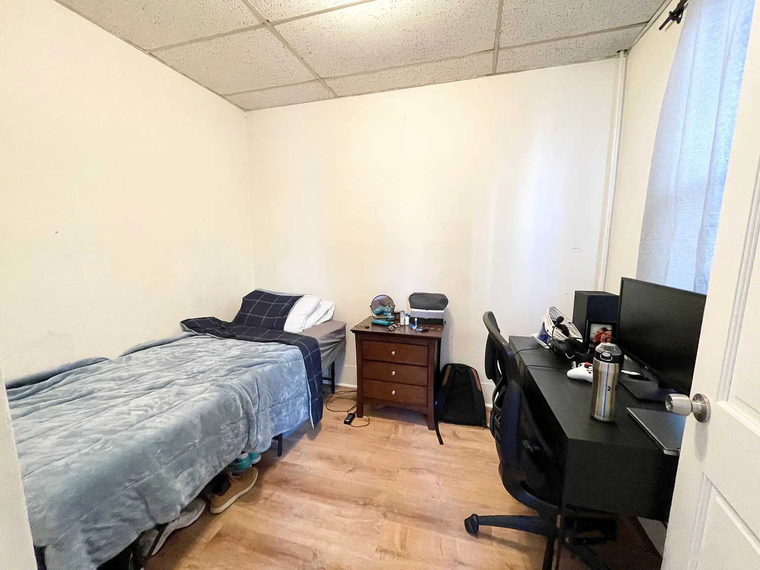 3 bed, 9999 sqft, $4,000 — Photo 3