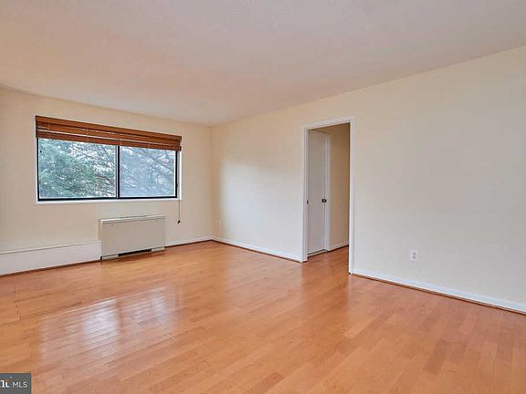 5th image of 3515 Washington Blvd APT 317
