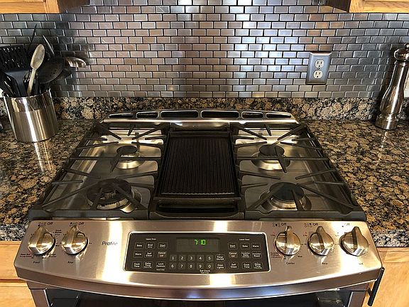 Gas, 5-burner, double-oven 