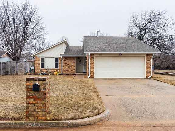 2nd image of 1014 W Gladys Way