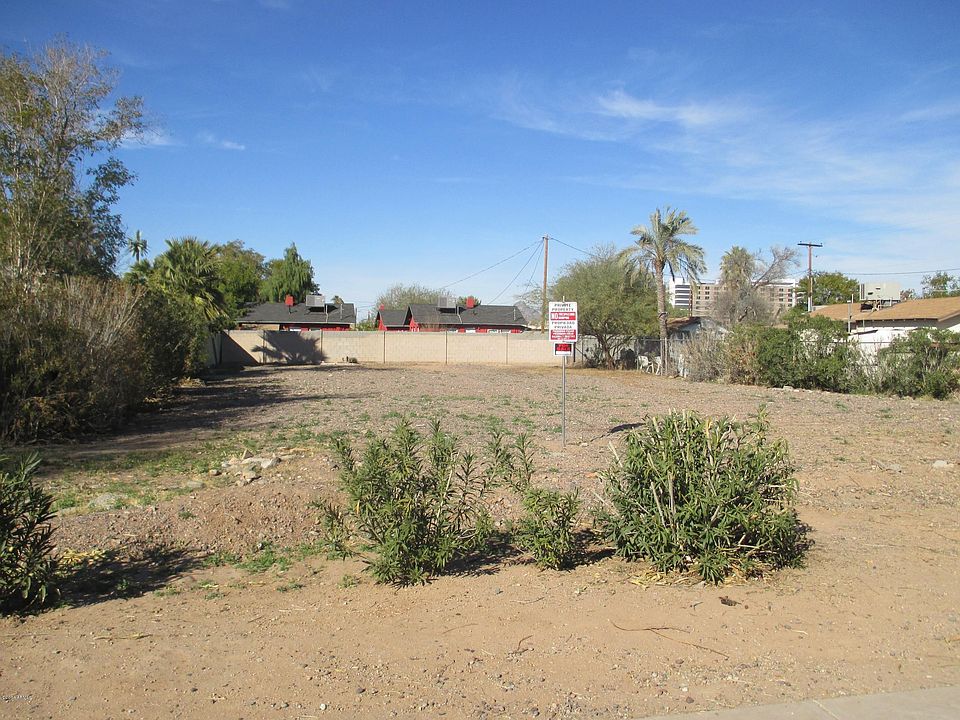 2nd image of 1636 E OAK Street #24