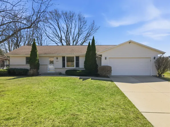 3828 Beacon Hill Dr, Janesville, WI 53546