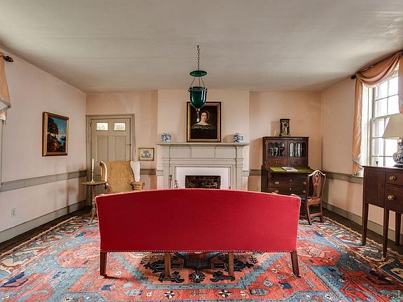3rd image of 900 5th St