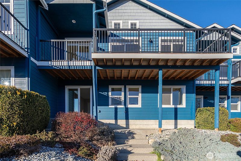 2nd image of 744 Wapato Way #B