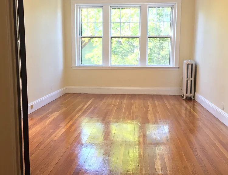 16 Forest St — Photo 2
