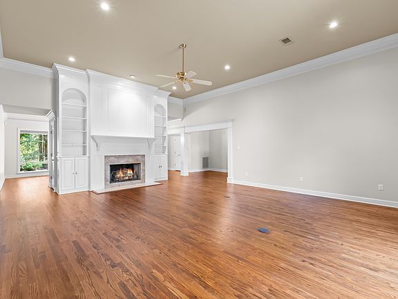 5th image of 3260 Majestic Cir