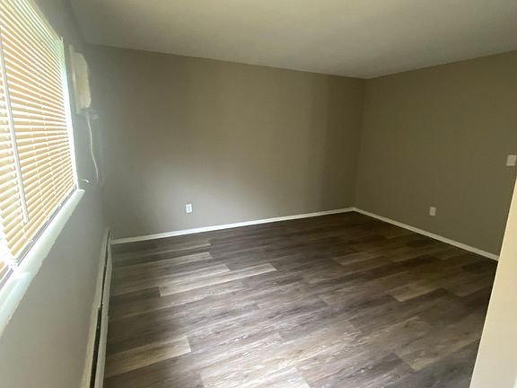 2nd image of 5212 Franklin Blvd APT 103