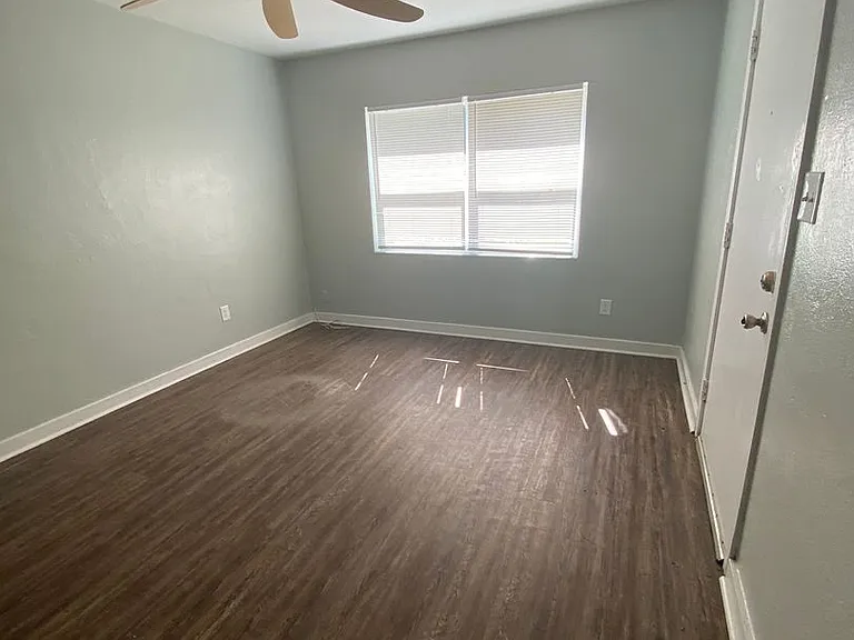 3930 Roswell Dr — Photo 5