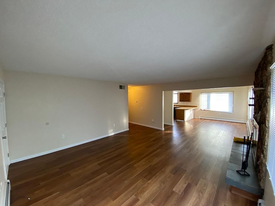 8001 Little Dipper Ave #B, Anchorage, AK 99504 | Zillow