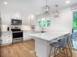 560 Bedford St APT A2, Abington, MA 02351