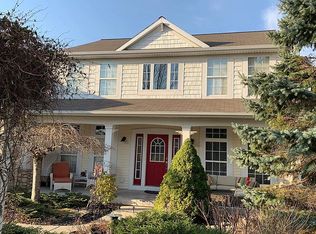 3569 N Meadowgrove Dr SE, Kentwood, MI 49512