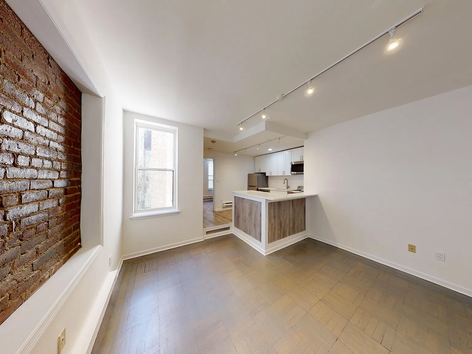 834 Hudson St — Photo 4